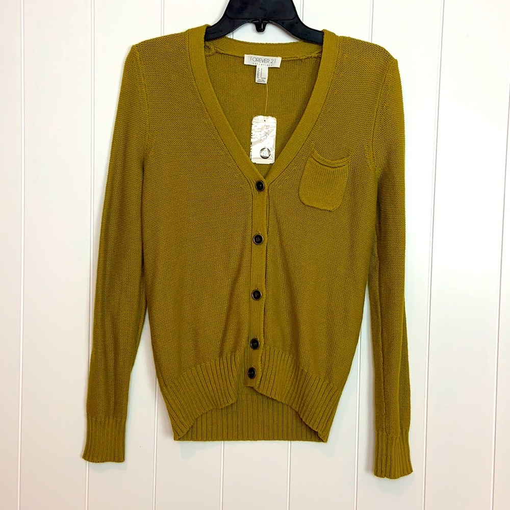 NWT Forever 21 Green V-Neck button up sweater with front pocket Size Small